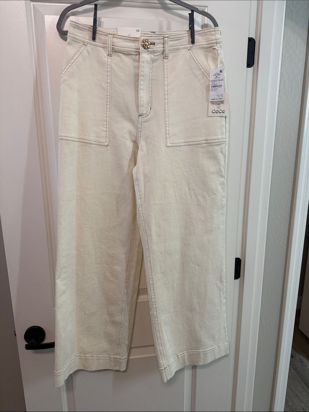 CeCe Cream Wide-Leg Cropped Jeans with Front Patch Pockets